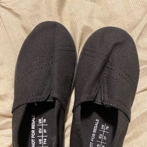 Toddler Toms size 10